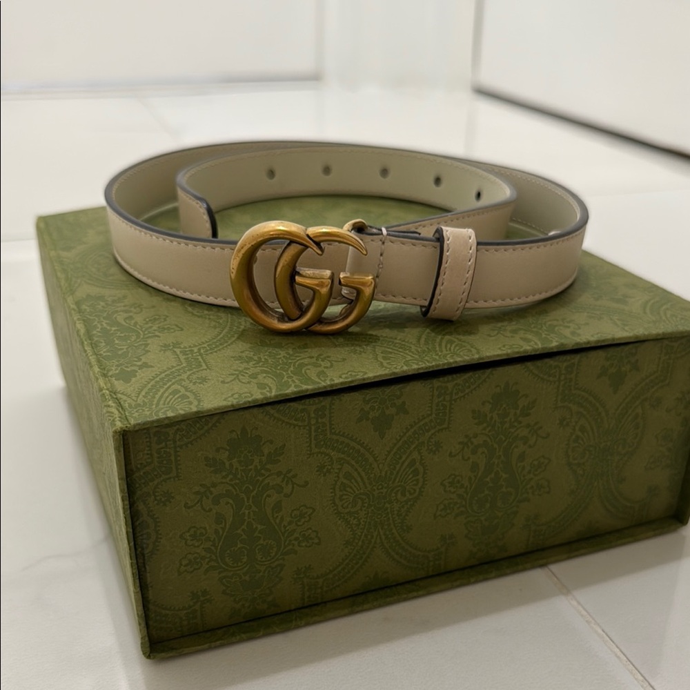 Gucci Beige Leather Belt with Double G Gold Buckle